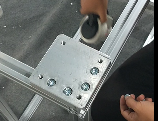 腳輪安裝圖 腳輪安裝圖